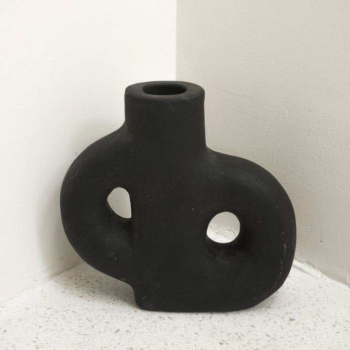 Boho-Vase „Lembah“ – Klein, Handgegossen aus Schwarzem Ton