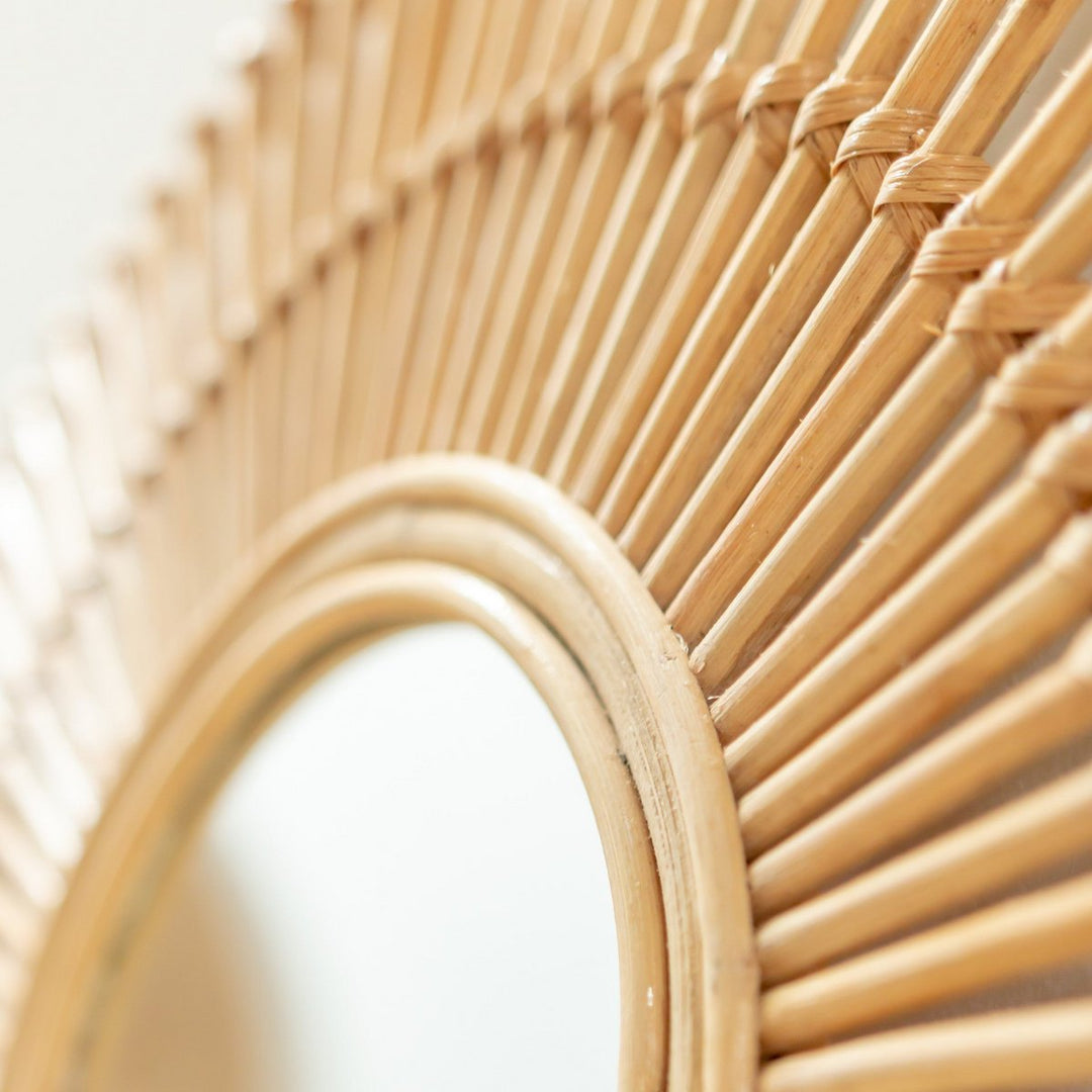 Runder Rattanspiegel „Bumi“ (Ø 58 cm) – Handgefertigte Boho-Dekoration