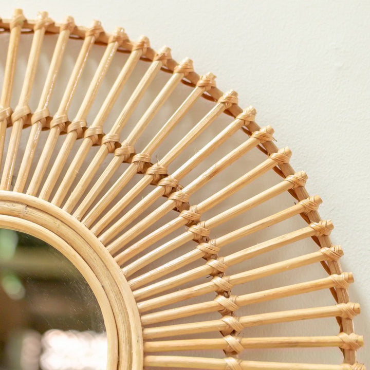 Runder Rattanspiegel „Bumi“ (Ø 58 cm) – Handgefertigte Boho-Dekoration