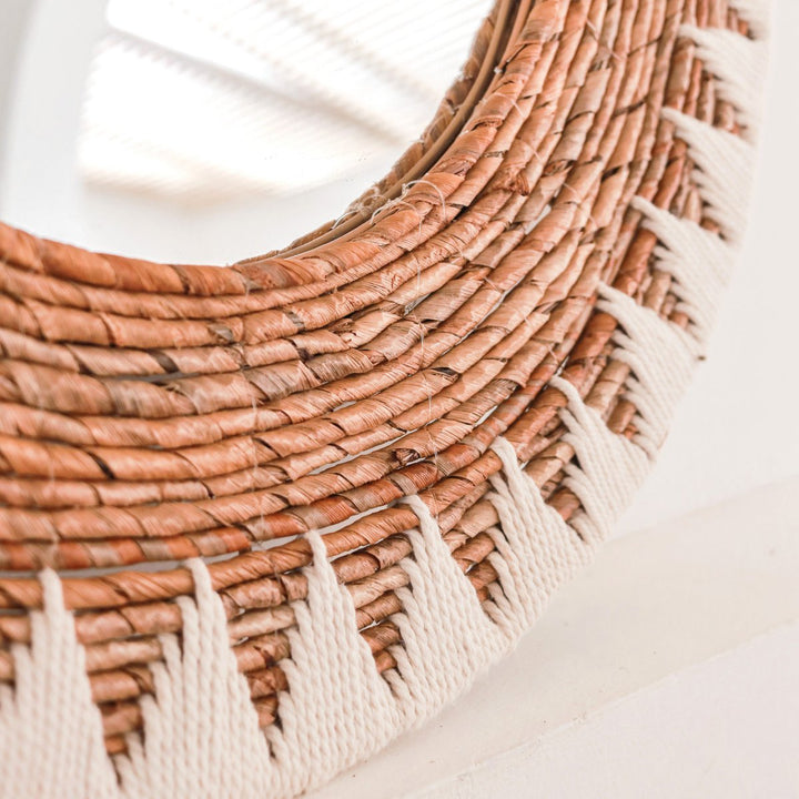 Runder Wandspiegel „Awan“ (Ø 58 cm) – Gewebte Boho-Dekoration