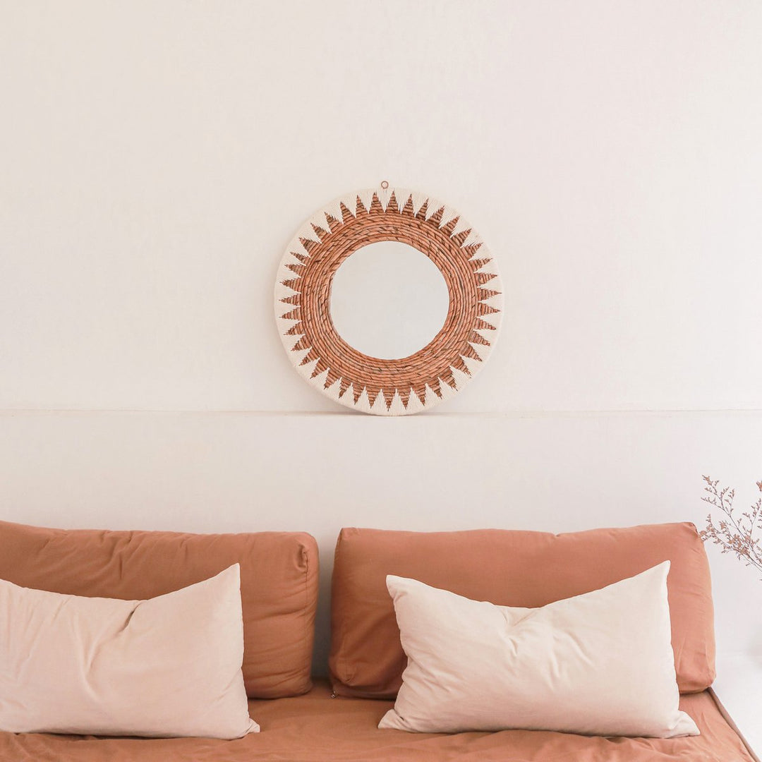 Runder Wandspiegel „Awan“ (Ø 58 cm) – Gewebte Boho-Dekoration