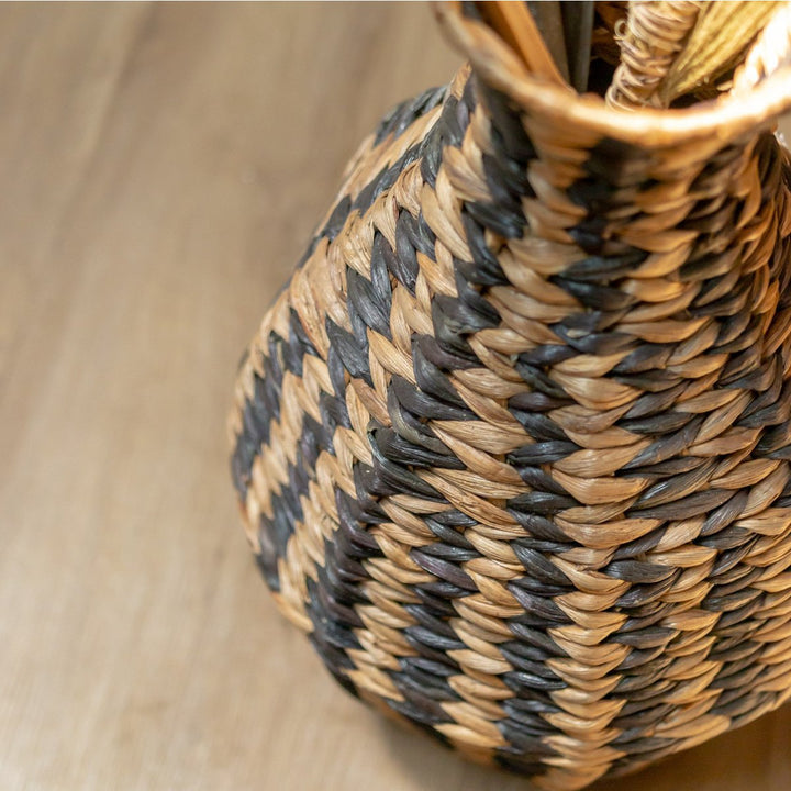 Geflochtene Boho Vase DAYANA – Schwarz | Wasserhyazinthe