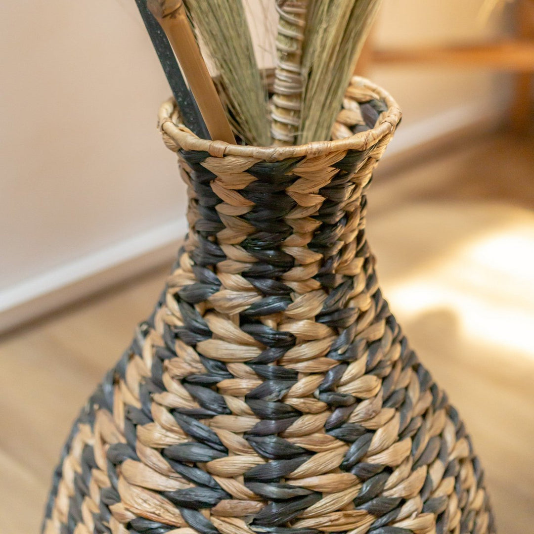 Geflochtene Boho Vase DAYANA – Schwarz | Wasserhyazinthe