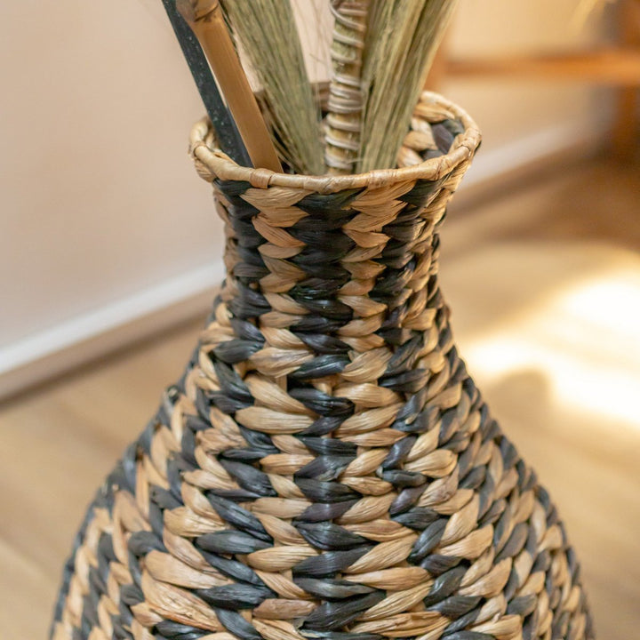 Geflochtene Boho Vase DAYANA – Schwarz | Wasserhyazinthe