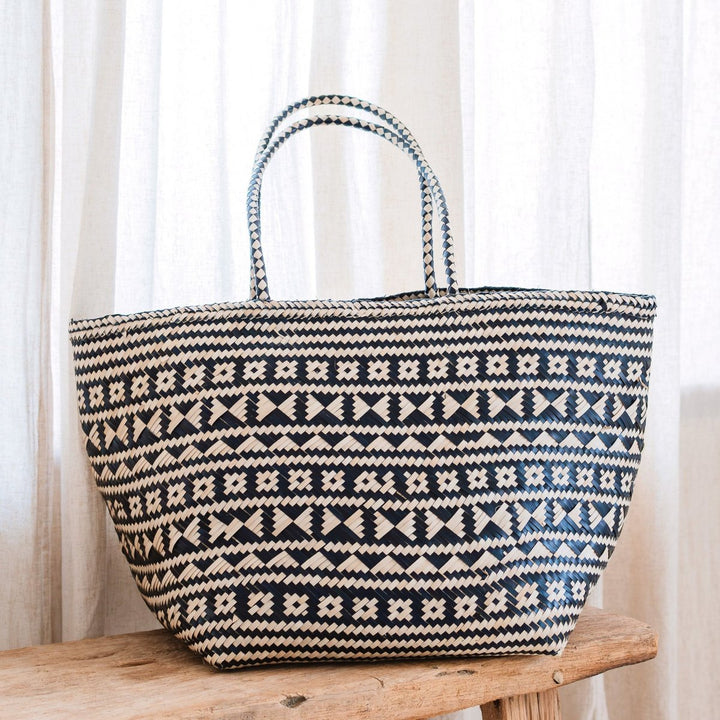 Kidul Boho-Tragetasche – Handgewebt aus Seegras, Schwarz-Natur